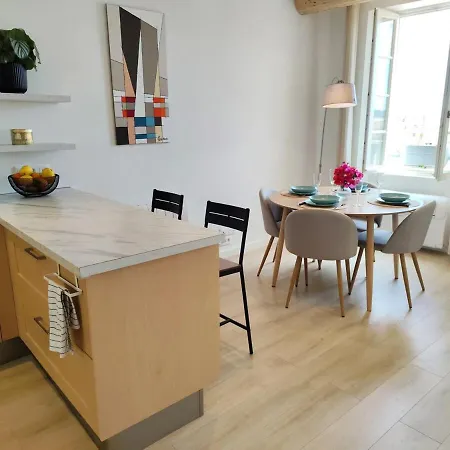 Apartamento Lumineux Avec Vue Centre Historique De *