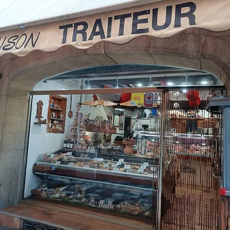 Lumineux Avec Vue Centre Historique De * Hyères